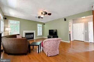 23118 Silverberry Way, California, MD 20619 - Photo 16