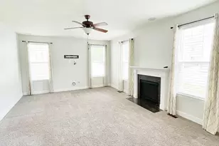 43691 Yulan St, California, MD 20619 - Photo 2
