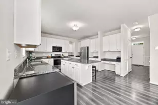 45694 Tenny Hill St, California, MD 20619 - Photo 8