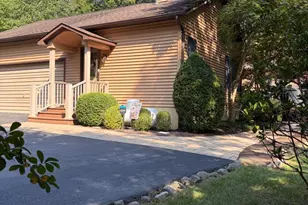 23060 Piney Wood Cir, California, MD 20619 - Photo 6