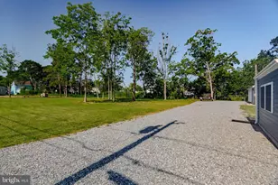 215 N 1st St, Crisfield, MD 21817 - Photo 4