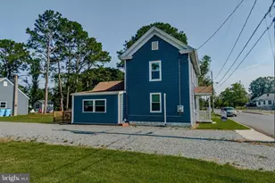 215 N 1st St, Crisfield, MD 21817 - Photo 2