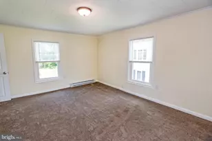 215 N 1st St, Crisfield, MD 21817 - Photo 32