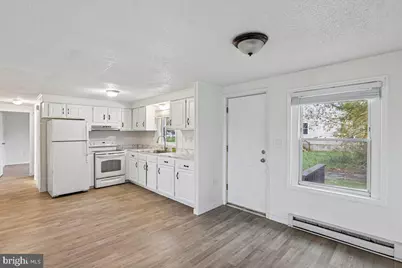 319 W Chesapeake Avenue, Crisfield, MD 21817 - Photo 8