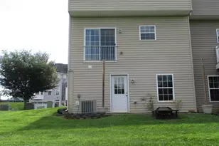 10348 Bridle Ct, Hagerstown, MD 21740 - Photo 4