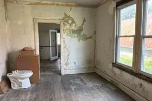 329 South St, Hagerstown, MD 21740 - Photo 2