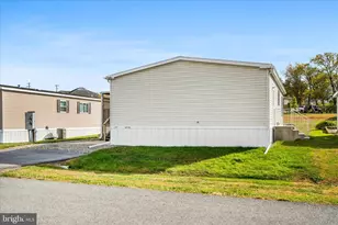 11307 Hawthorne Ct, Hagerstown, MD 21740 - Photo 6