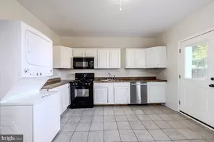 1037 & 1037 1/2 Spruce St, Hagerstown, MD 21740 - Photo 8