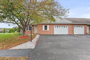 202 S Fork Dr, Hagerstown, MD 21740 - Photo 2