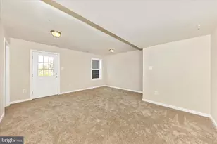 10373 Lantern Ln, Hagerstown, MD 21740 - Photo 4