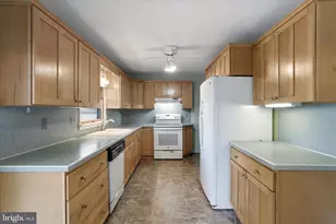 11812 Pheasant Trail, Hagerstown, MD 21742 - Photo 6