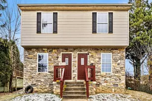 915 Rose Hill Ave, Hagerstown, MD 21740 - Photo 2