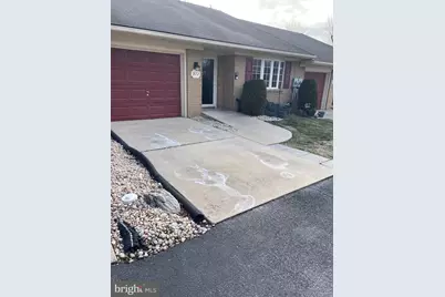 972 W Irvin Avenue W, Hagerstown, MD 21742 - Photo 1