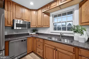 10611 Oaktree Cir, Williamsport, MD 21795 - Photo 12