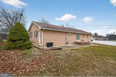 10611 Oaktree Circle, Williamsport, MD 21795 - Photo 4