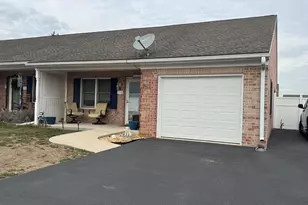 720 Naples Dr, Hagerstown, MD 21740 - Photo 1