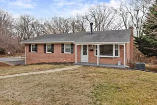 1056 Valleybrook Dr, Hagerstown, MD 21742 - Photo 2