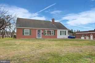 128 E Potomac St, Williamsport, MD 21795 - Photo 2