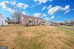 1049 Carroll Heights Blvd, Hagerstown, MD 21742 - Photo 2