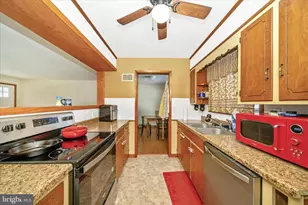 11812 Robinwood Dr, Hagerstown, MD 21742 - Photo 16