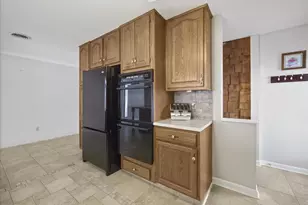 933 Kenwood Dr, Hagerstown, MD 21740 - Photo 8