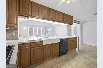 933 Kenwood Drive, Hagerstown, MD 21740 - Photo 6