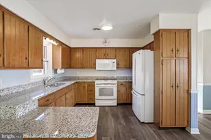 13728 Broadfording Church Rd, Hagerstown, MD 21740 - Photo 8