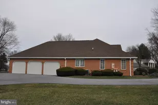 18903 Manchester Dr, Hagerstown, MD 21742 - Photo 4