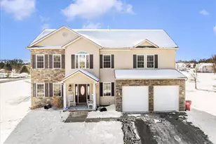 19529 Portsmouth Dr, Hagerstown, MD 21742 - Photo 2