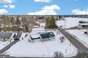 19503 Marsh Cir, Hagerstown, MD 21742 - Photo 2