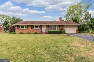 19103 Beacon Ln, Hagerstown, MD 21742 - Photo 2