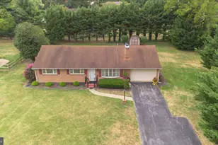 19103 Beacon Ln, Hagerstown, MD 21742 - Photo 4