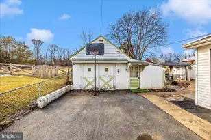 811 Antietam Dr, Hagerstown, MD 21742 - Photo 32