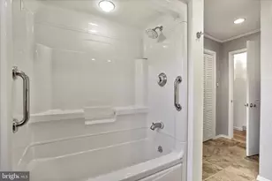 11800 Bradford Dr, Hagerstown, MD 21742 - Photo 16