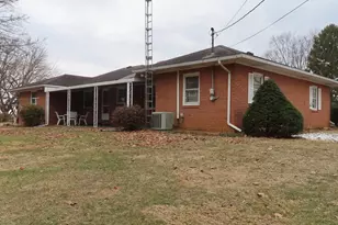 16820 Petmar Cir, Hagerstown, MD 21742 - Photo 4