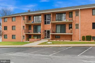 1745 Edgewood Hill Cir, Hagerstown, MD 21740 - Photo 2