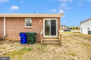 351 Yorkshire Dr, Hagerstown, MD 21740 - Photo 34