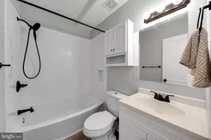 909 Beechwood Dr, Hagerstown, MD 21742 - Photo 12