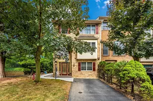 1017 Lindsay Ln, Hagerstown, MD 21742 - Photo 1