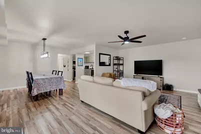 1633 Edgewood Place #201, Hagerstown, MD 21740 - Photo 4