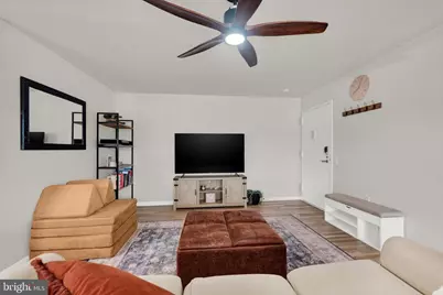 1633 Edgewood Place #201, Hagerstown, MD 21740 - Photo 2