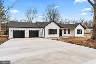 18212 Woodside Dr, Hagerstown, MD 21740 - Photo 1