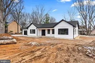 18212 Woodside Dr, Hagerstown, MD 21740 - Photo 2