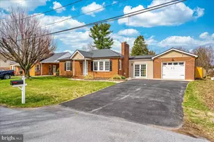 18436 Woodside Dr, Hagerstown, MD 21740 - Photo 48