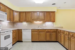 1240 Grand Legacy Dr, Hagerstown, MD 21740 - Photo 10