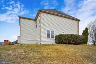 13827 Kialani Dr, Hagerstown, MD 21742 - Photo 18