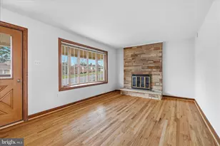 18360 Woodside Dr, Hagerstown, MD 21740 - Photo 8