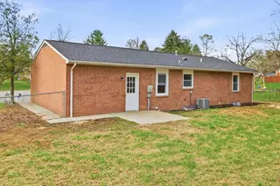 17821 Greentree Ln, Hagerstown, MD 21740 - Photo 28