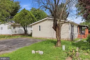 12021 Heather Dr, Hagerstown, MD 21740 - Photo 2