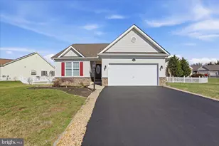 17938 Constitution Cir, Hagerstown, MD 21740 - Photo 2